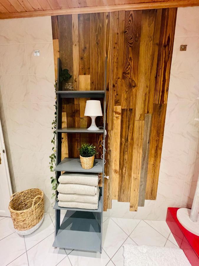 Chalet 4 Personnes Avec Sauna เลแซ็ง ภายนอก รูปภาพ