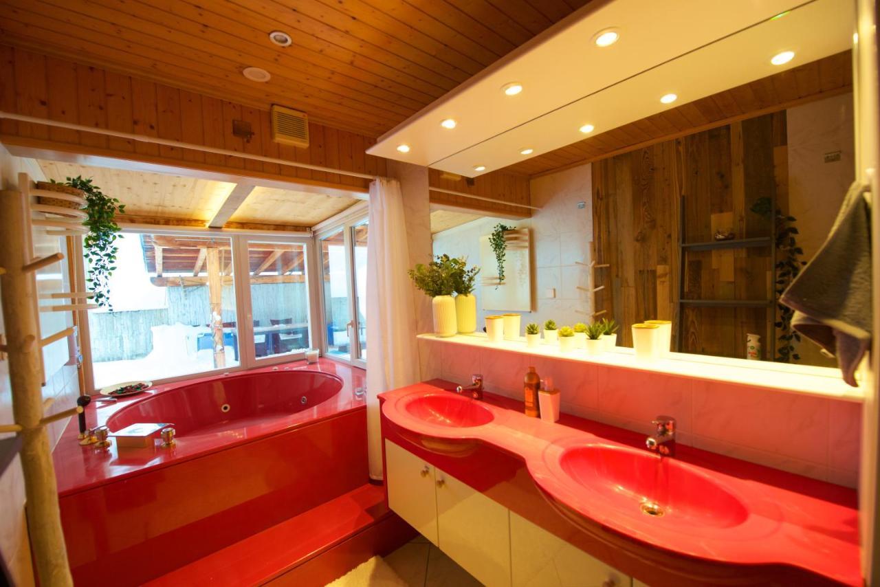 Chalet 4 Personnes Avec Sauna เลแซ็ง ภายนอก รูปภาพ