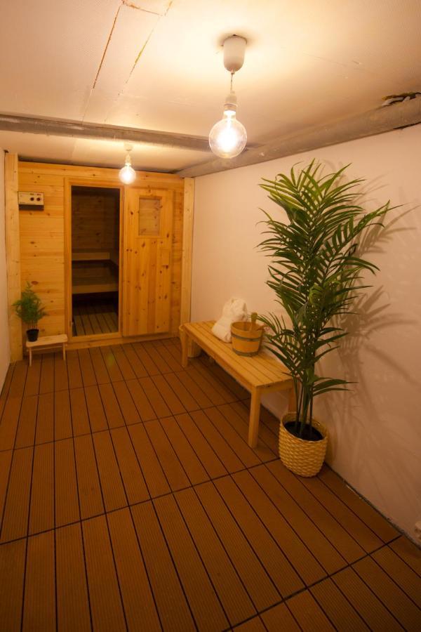 Chalet 4 Personnes Avec Sauna เลแซ็ง ภายนอก รูปภาพ